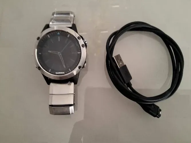 smartwatch garmin quatix 5 sapphire crystal