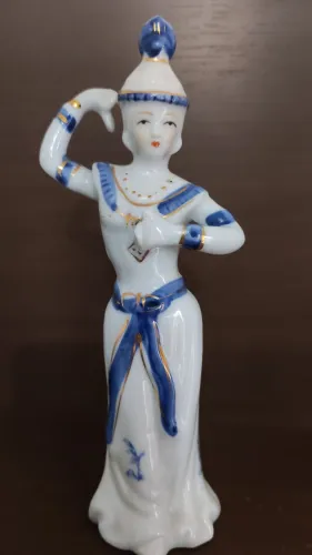 Estatueta vintage dançarina oriental em porcelana