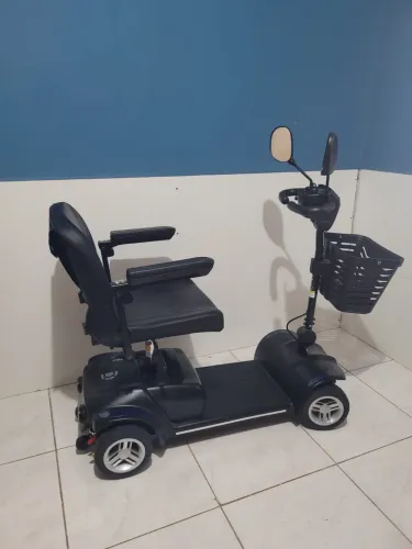 Cadeira De Rodas Motorizada Dellamed Scooter Lb Ligth