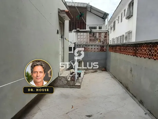 Casa de Vila Charmosa com 3 Quartos e Varanda no Méier! M28H