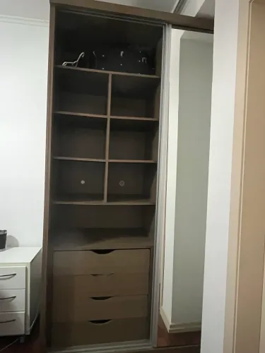 Guarda roupa/roupeiro em mdf com portas de correr