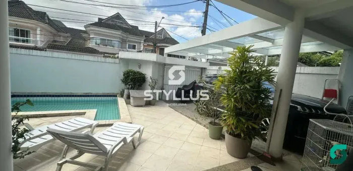 Vargem Pequena | Casa de Condomínio 4 quartos, sendo 2 suites