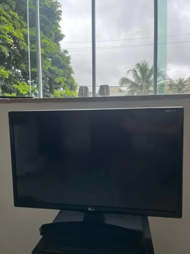 Smart TV Monitor LG 24" HD - Wi-Fi / HDMI / USB