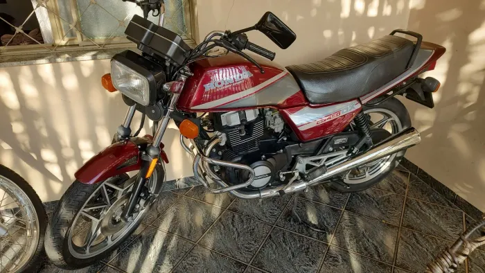 Cb 450 DX restaurada no padrão original 