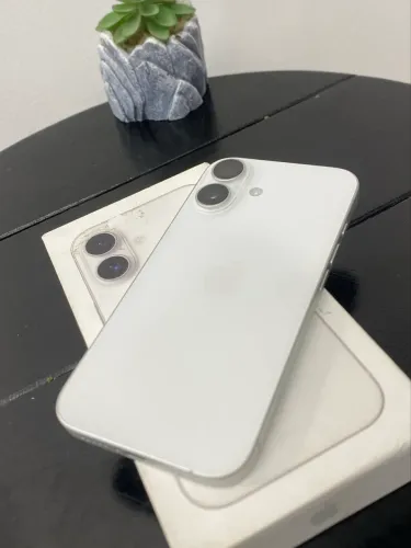 iPhone 16