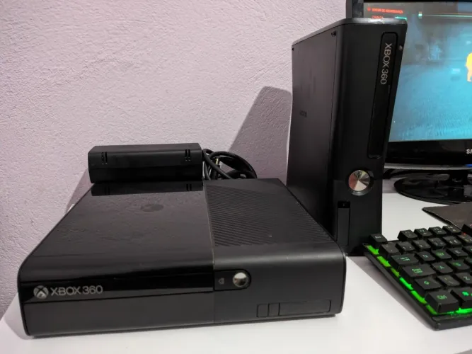 Dois Xbox 360 Para Arrumar ou Tirar Peças *LEIA A DESCRIÇÃO*