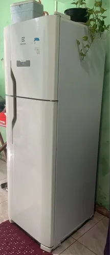 Geladeira Eletrolux seminova
