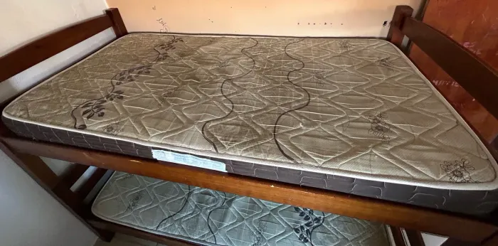 Vendo 2 colchões de solteiro em Ótimo Estado