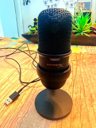 Microfone HyperX SoloCast USB - Estado de Novo (Usado apenas 3 vezes)