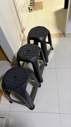 Conjunto de bancos de plástico