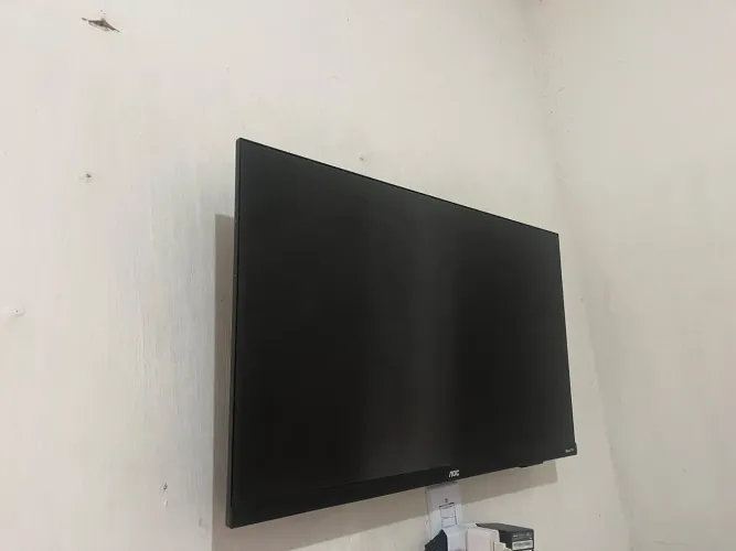 TV Quebrada para Retirada de Peças - Vendo no Estado