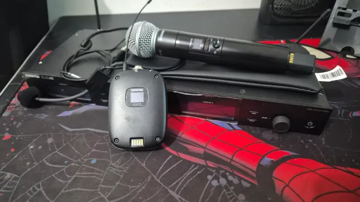 base SHURE SLXD4D G58 + 1 microfone bastão + 1 headset 
