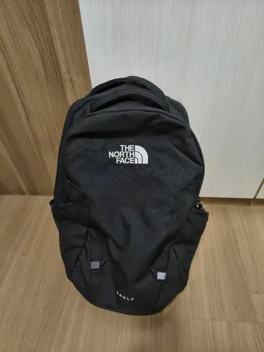 Mochila The North Face Vault semi nova impecável