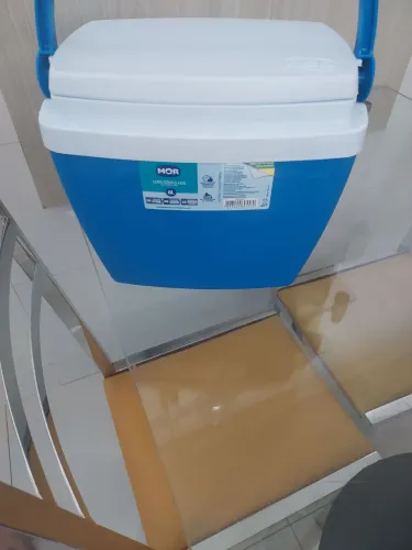 Caixa térmica pequena de 6 litros nova 