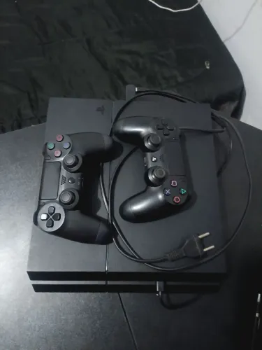 Ps4 1T, 2 controles desbloqueado.