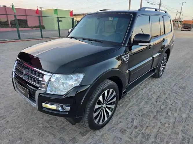 Mitsubishi Pajero HPE Full 3.2 4X4 T.i.dies. 5P AUT 2016
