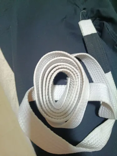 Kimono Krugans Preto A4 + Faixa Branca + Camiseta Training