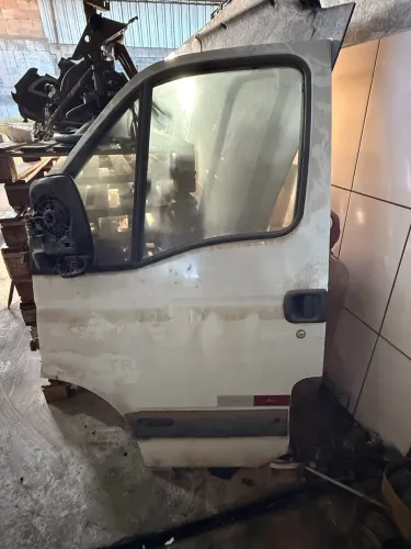 Porta dianteira esquerda van renault master 2005