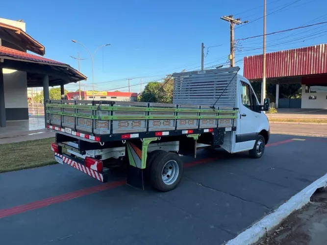 Mercedes-Benz Sprinter 2024/2025 Carroceria Nova | Baixo Km | Oportunidade