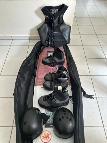 Pranchas com e sem botas Liquid Force - wakeboard 