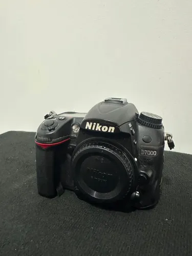 Kit Nikon D7000 + Lente 18-105VR