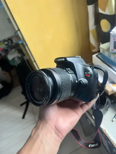 Cânon T5 com lente 18-55mm