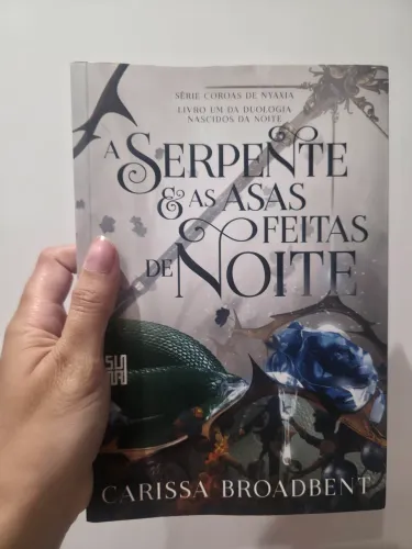 A serpente e as asas feitas de noite
