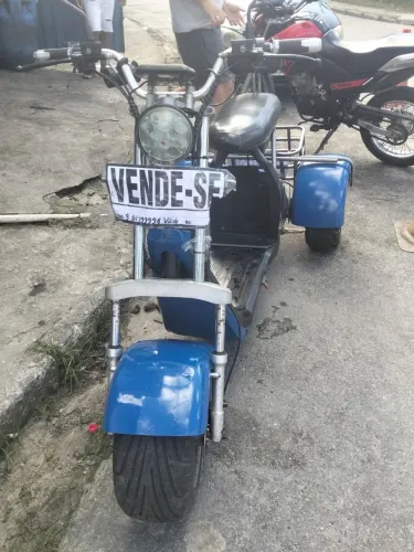Moto elétrica ( TRICICLO )