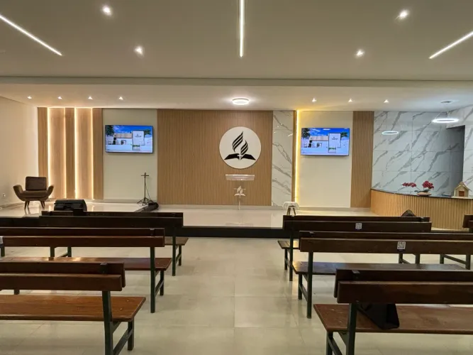 Bancos de madeira