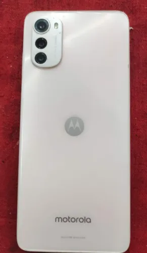 Celular motorola vende ligeiro 400