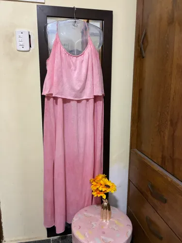 Roupas vestidos ?
