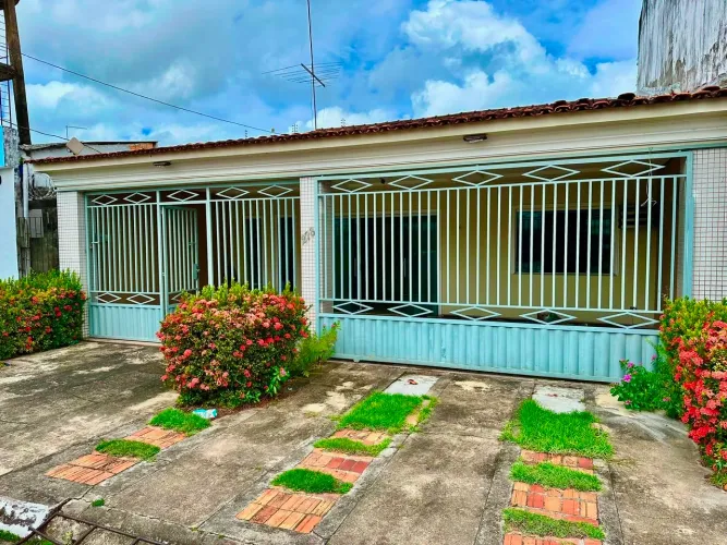 Linda Casa a Venda No Conjunto BASA