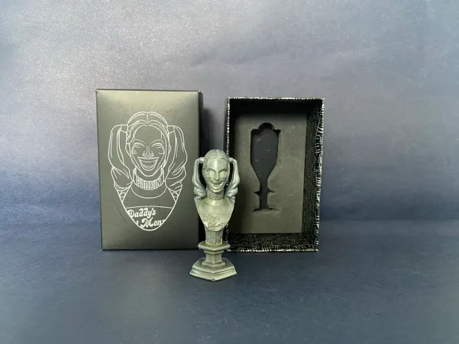 Busto #8 Arlequina - Omelete Legends Steel Collectibles