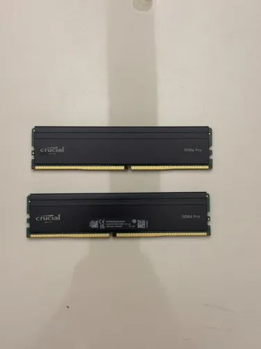 Memória RAM Crucial DDR4 Pro, 2x32GB (total 64GB)