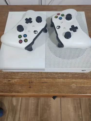 X box one S + 2 controles sem fio