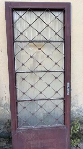 Porta de ferro com vidro