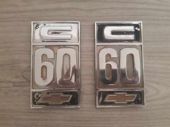 Par de emblemas Caminhão Chevrolet C 60