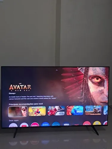 Smart Tv Qled 50 polegadas TCL com controle inteligente que capta sua voz para Tv.