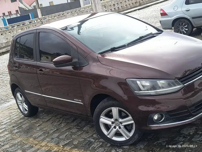 Volkswagen Fox Highline 1.6 Flex 16V 5P 2015