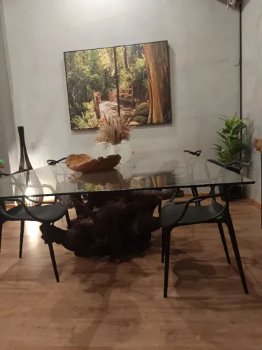 Mesa Raiz em Madeira Nobre Ipê com Tampo de Vidro