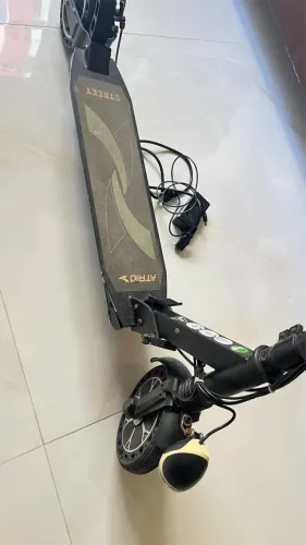 Patinete Elétrico Street velocidade de 25Km/h com Autonomia de 20km Atrio - ES323OUT