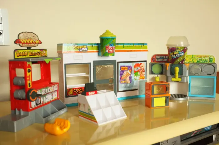 Lote cenários Grossery Gang Yuky Mart loja hotdog e shake cenários 1:18