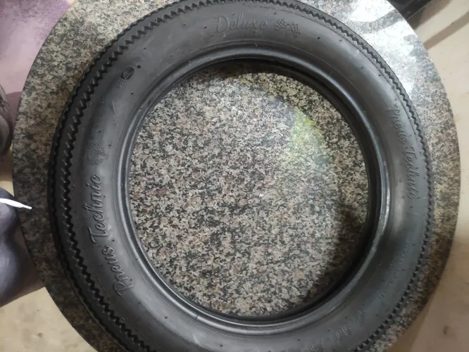 Pneu Delux 4.50-18 para motos custom