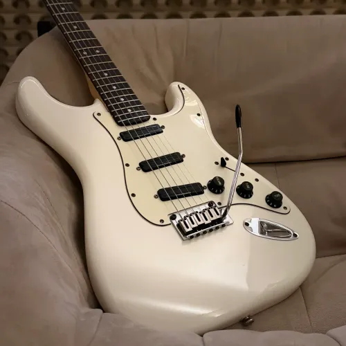 Squier Stratocaster Deluxe 