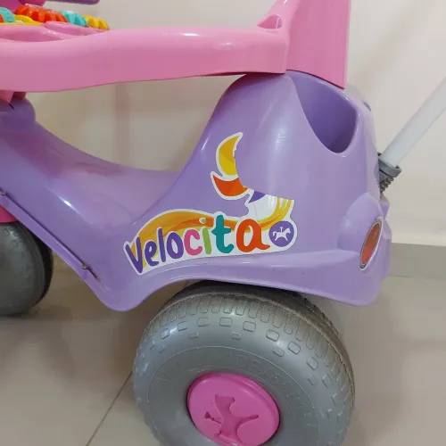 Vendo motoca bem conservada!