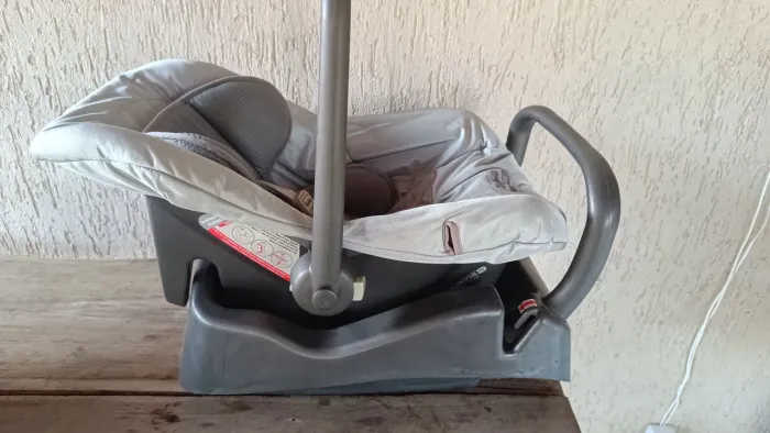 Bebê conforto Burigotto com base