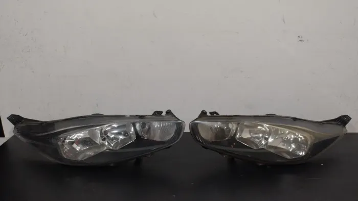 Farol new fiesta par