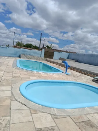Espaço de Lazer com Piscina Adulta e Infantil 