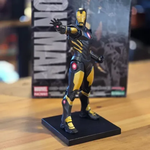 Boneco - Marvel Avengers - Iron Man - Artfx+