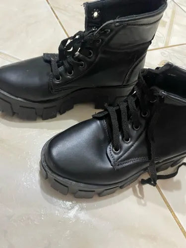 Bota tratorada preta